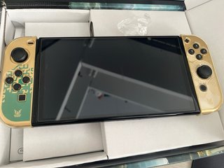 Switch OLED edición The Legend of Zelda TOTK