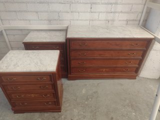Cómoda clásica con 2 mesitas vintage
