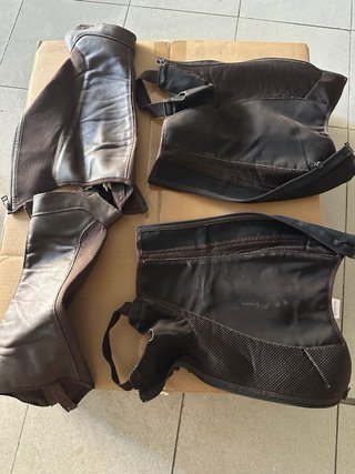 Casco, botas y guantes hípica