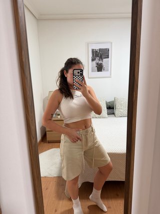 Pantalón corto beige mujer
