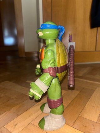 Figura Leonardo Tortugas Ninja 28cm