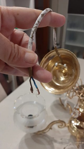 Lámpara de techo dorada con cristal