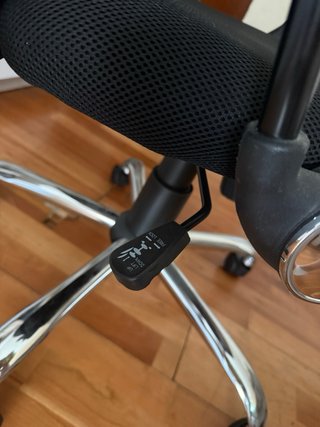 Silla de oficina ergonómica negra