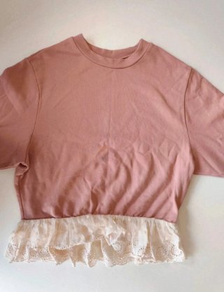 Blusa rosa con encaje