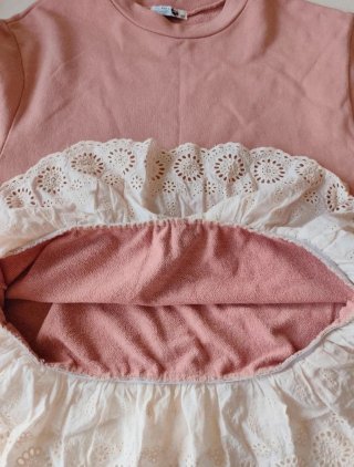 Blusa rosa con encaje