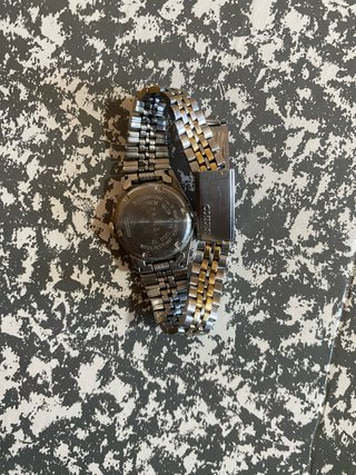 Reloj Seiko Dorado y Plateado