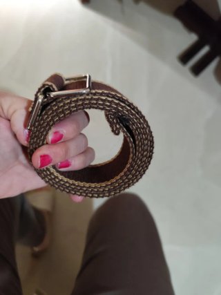 Cintura marrone con dettagli oro