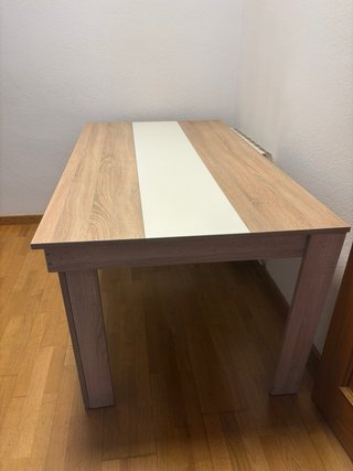 Mesa de comedor madera y blanco
