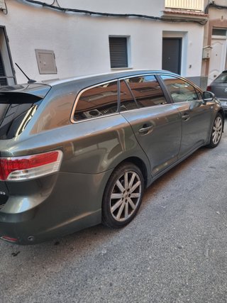 Toyota Avensis 2010