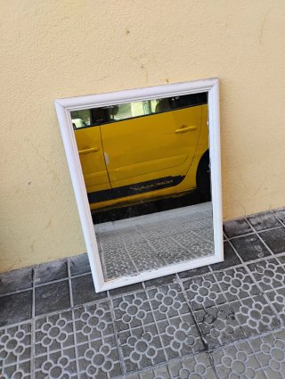 Espejo de madera antiguo blanco