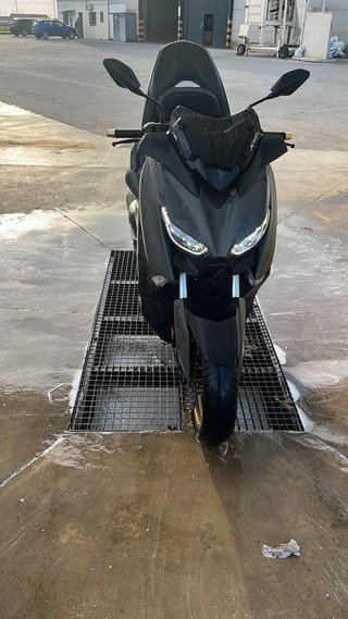 Yamaha XMAX 400 Maxi Scooter