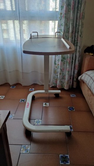 Mesa auxiliar regulable Apex