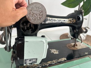 Máquina de coser Singer retro viene con funda