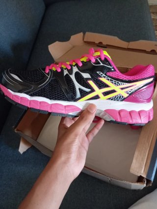 Sneakers sportive ASICS da uomo nere e rosa