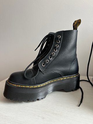 Dr Martens Sinclair 8 Eye Aunt Sally Nero