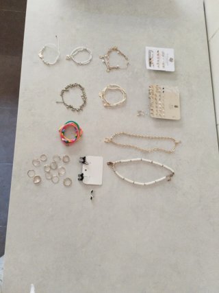 Conjunto de Joyas: Pulseras, gargantillas, anillos