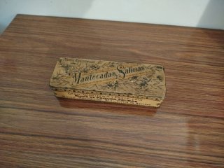 Máquina de coser Alpha antigua con mueble
