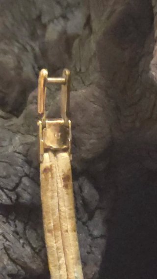 Reloj de pulsera dorado estilo vintage