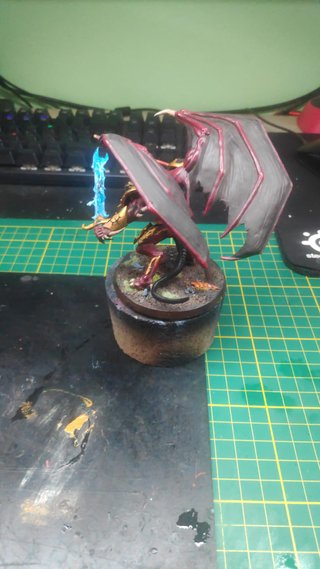 Príncipe Demonio con Alas y Espadas