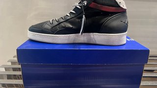 Sneakers sportive nere e rosse, cetty