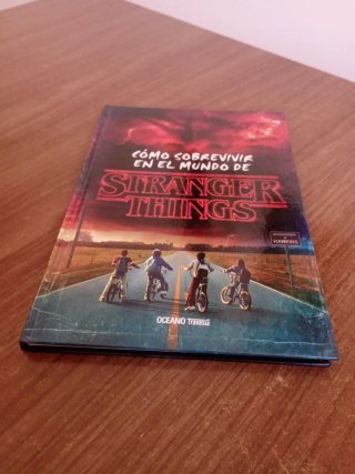 Stranger Things-3 libros oficiales.