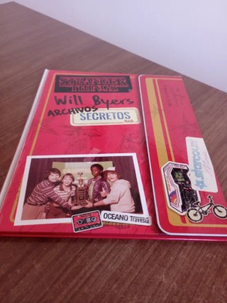 Stranger Things-3 libros oficiales.