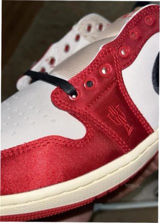 Jordan 1 Retro Rojo Blanco T44