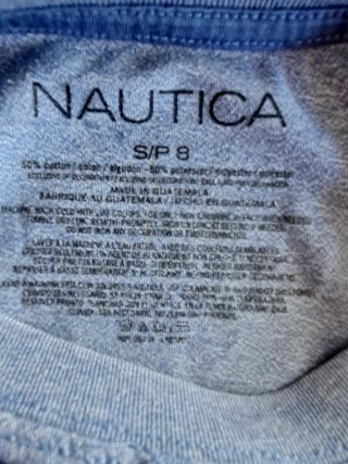 2 Camisetas Nautica 7 años aprox.