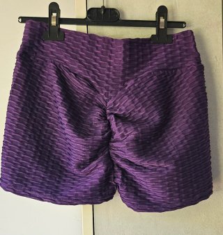 Leggings cortos deportivos push up morados