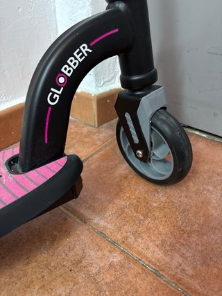 Patinete Eléctrico Globber Rosa y Negro