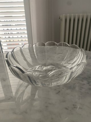 Frutero de cristal con relieve floral