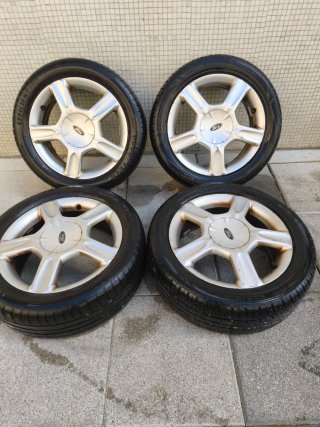 4 Llantas Ford