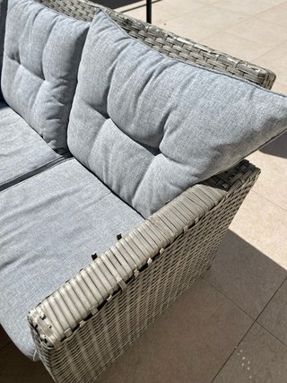 Conjunto mesa y sillones terraza material plastico