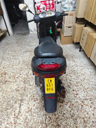 Moto Scooter Negra