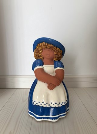 Muñeca cerámica pintada a mano