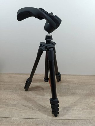 TRÍPODE MANFROTTO COMPACT (MKC3-H01)