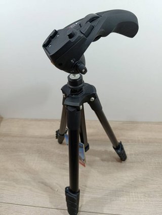 TRÍPODE MANFROTTO COMPACT (MKC3-H01)