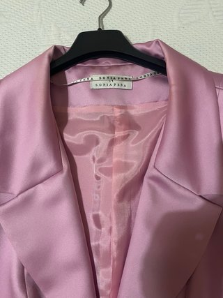 Traje de fiesta rosa y dorado
