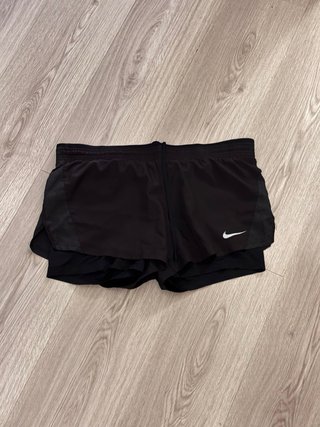 Pantalones cortos Nike negros con malla
