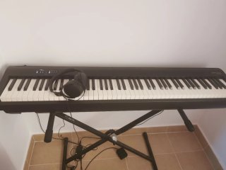 Piano Roland FP-30X + Sennheiser
