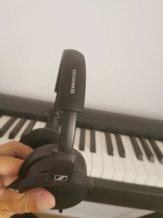 Piano Roland FP-30X + Sennheiser