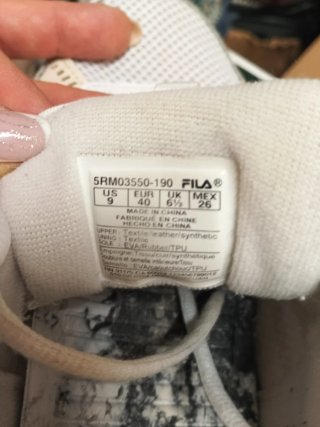Zapatillas Fila Hombre Beige y Blancas