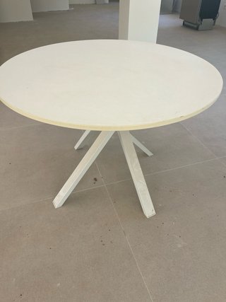 Mesa redonda Ikea 105 cm esta en CAMPOLIVAR