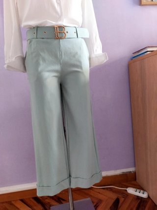 Pantaloni  a palazzo con cintura verde /salvia