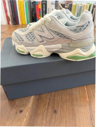 Zapatillas New Balance 9060 Talla 44