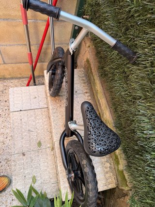 Bicicleta sin pedales Cruzee Ultralite 12” Negro