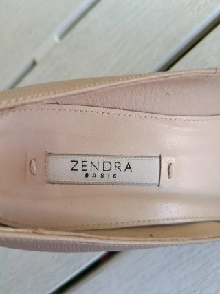 Zapatos de tacón beige