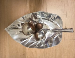 Centro de mesa hoja metálica 65 x 33 acero 3 bolas