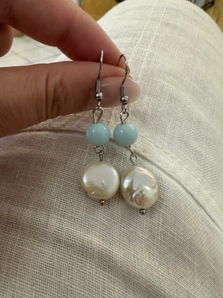 Orecchini acciaio perle fiume e sfere azzurre