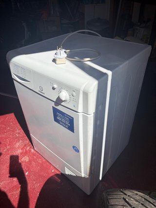 Secadora Indesit IDC85